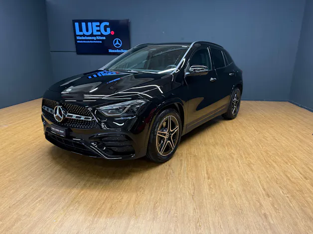 Mercedes-Benz GLA 200 - AMG / DISTRONIC / 360 Grad Kamera / AHK / Sitzmemory