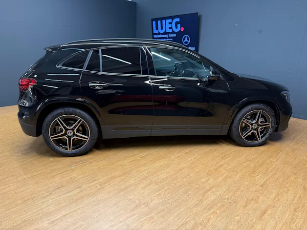 Mercedes-Benz GLA 200 - AMG / DISTRONIC / 360 Grad Kamera / AHK / Sitzmemory