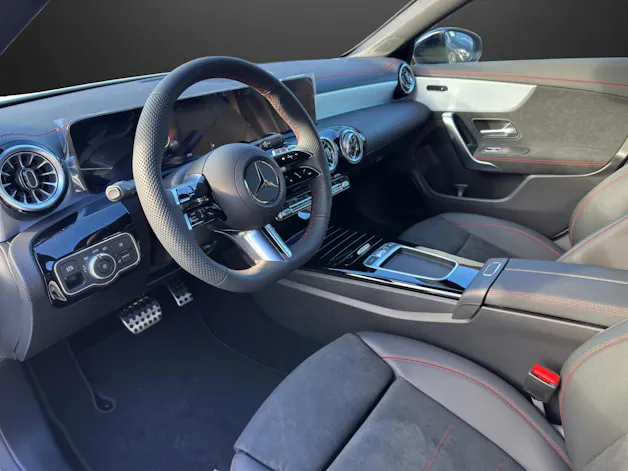 Mercedes-Benz CLA 220 4Matic 8G-DCT