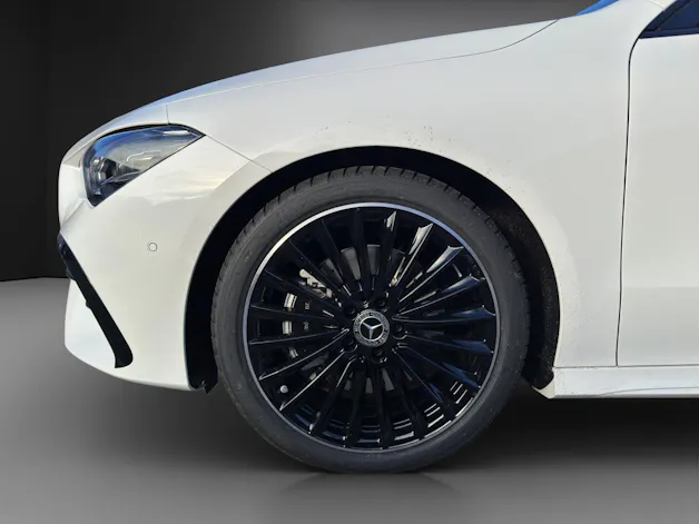 Mercedes-Benz CLA 220 4Matic 8G-DCT
