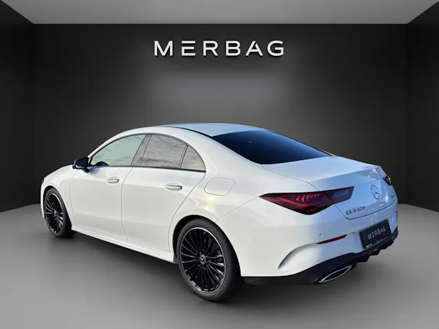 Mercedes-Benz CLA 220 4Matic 8G-DCT