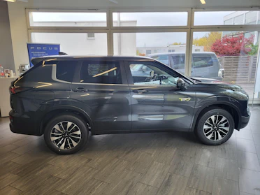 MITSUBISHI OUTLANDER 2