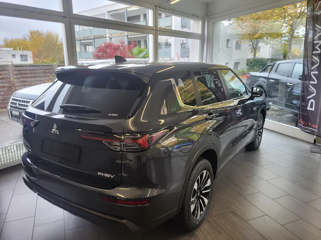 Mitsubishi Outlander 2.4 PHEV Invite 4x4