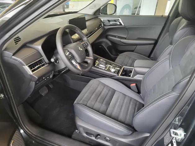 Mitsubishi Outlander 2.4 PHEV Invite 4x4