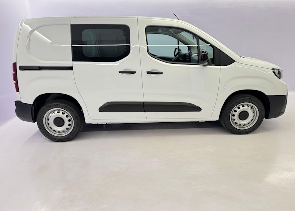 Vehicle image 2 Vehicle image 2