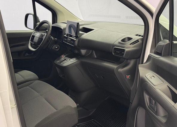 Vehicle image 6 Vehicle image 6