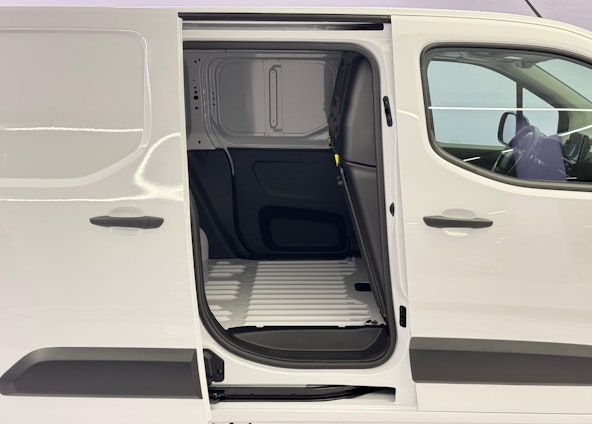 Vehicle image 12 Vehicle image 12