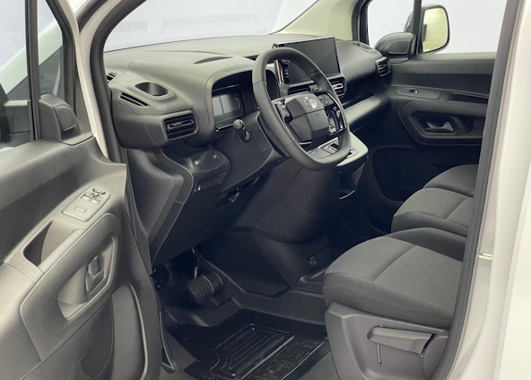 Vehicle image 5 Vehicle image 5