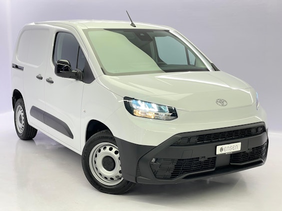 First vehicle image