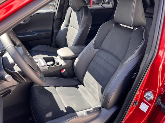 Vehicle image 9 Vehicle image 9