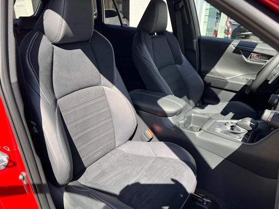 Vehicle image 14 Vehicle image 14