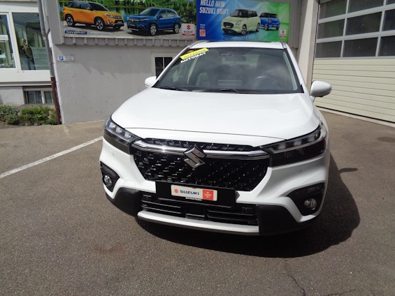 First vehicle image