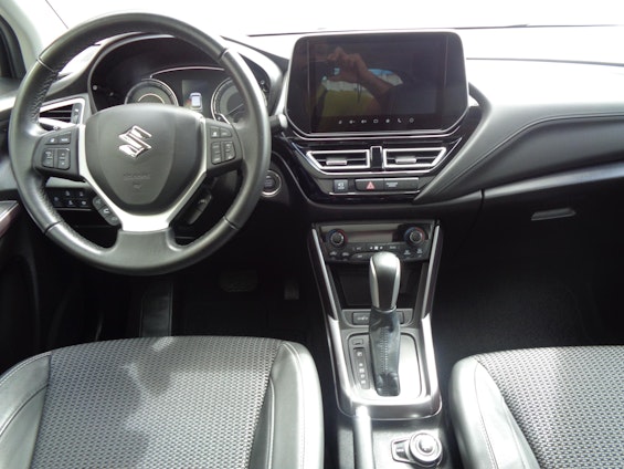 Vehicle image 15