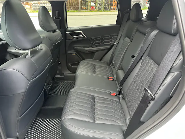 Mitsubishi Outlander 2.4 PHEV Instyle Blackline 4x4