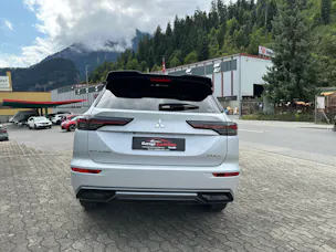 Mitsubishi Outlander 2.4 PHEV Instyle Blackline  4x4