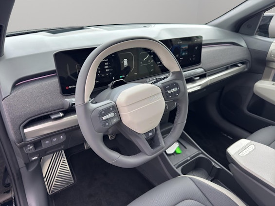 Vehicle image 3 Vehicle image 3