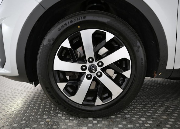 Vehicle image 14 Vehicle image 14