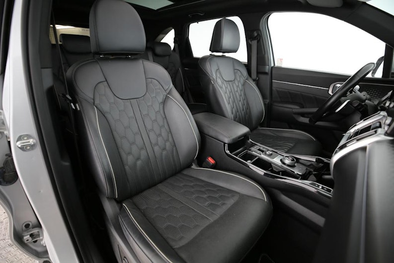 Vehicle image KIA SORENTO