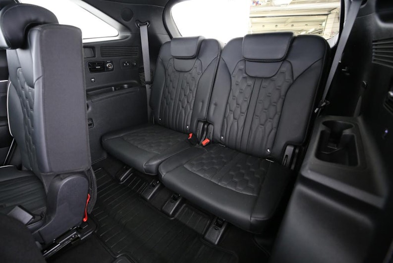 Vehicle image KIA SORENTO