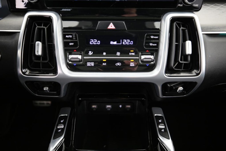 Vehicle image KIA SORENTO