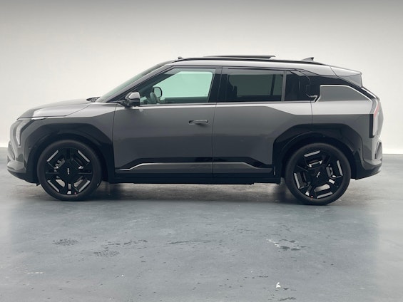 Vehicle image 13 Vehicle image 13