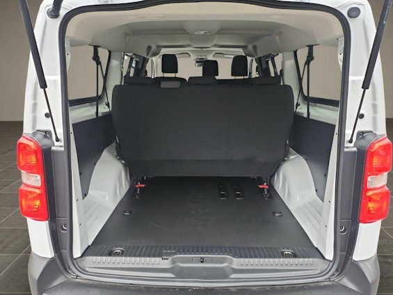 Vehicle image 14 Vehicle image 14