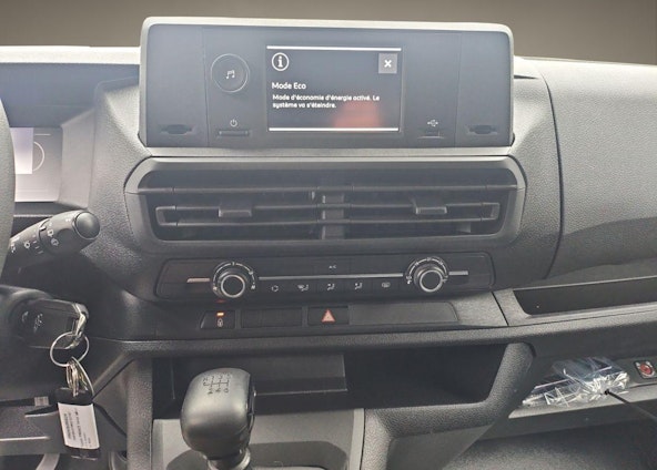 Vehicle image 9 Vehicle image 9