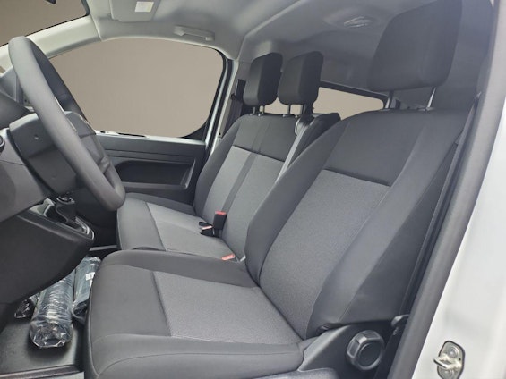 Vehicle image 8 Vehicle image 8