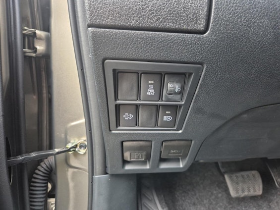 Vehicle image 17 Vehicle image 17