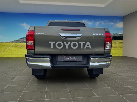 Vehicle image 3 Vehicle image 3