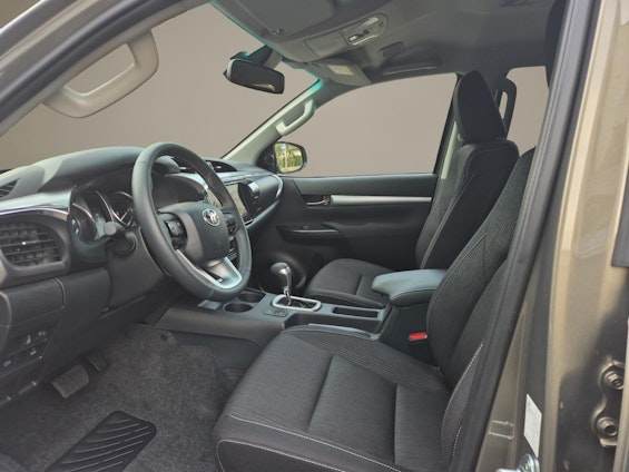 Vehicle image 8 Vehicle image 8