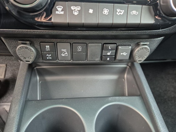 Vehicle image 16 Vehicle image 16