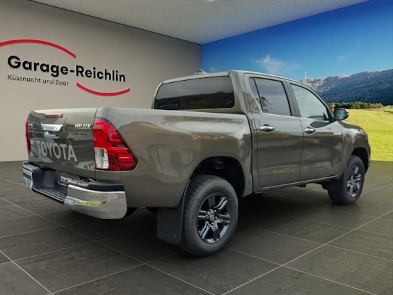 Vehicle image 4 Vehicle image 4