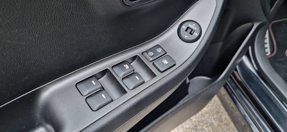 Vehicle image 17 Vehicle image 17