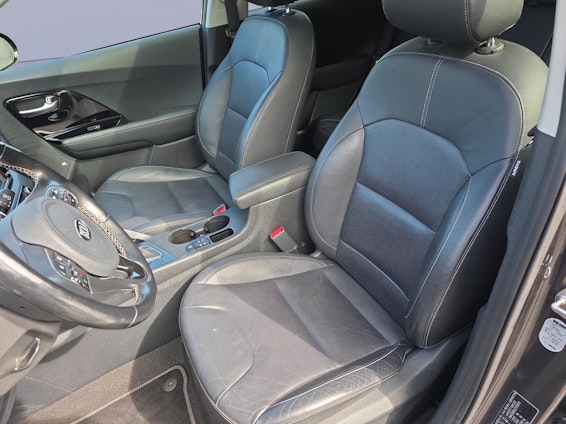 Vehicle image 8 Vehicle image 8