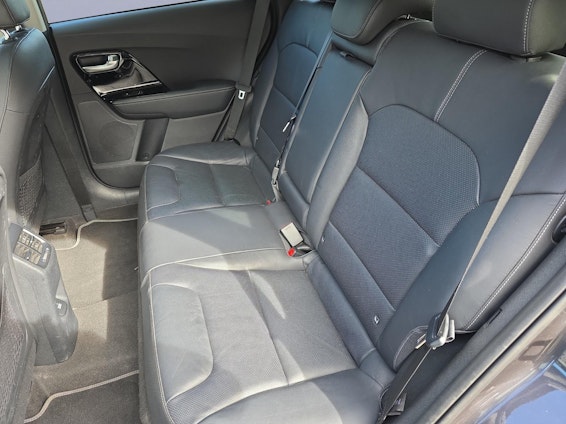 Vehicle image 9 Vehicle image 9