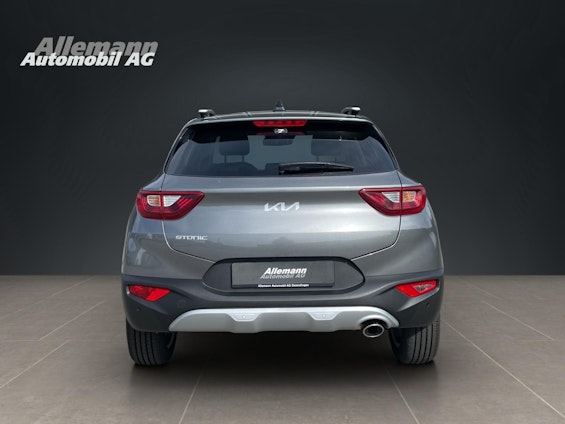 Vehicle image 3 Vehicle image 3