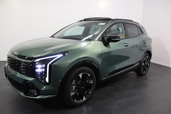 First vehicle image