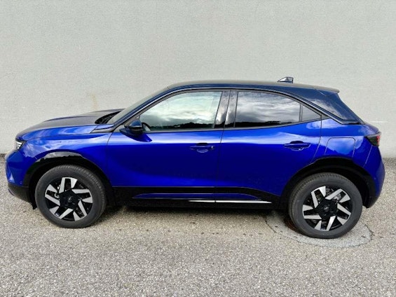 First vehicle image