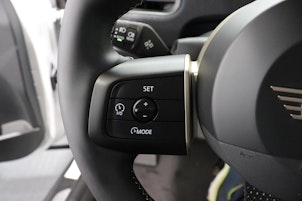 Vehicle image MINI F66 1.5i Cooper C