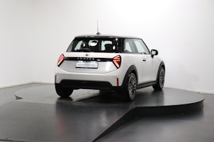 Vehicle image MINI F66 1.5i Cooper C