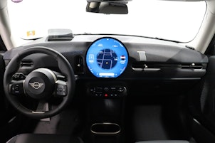 Vehicle image MINI F66 1.5i Cooper C