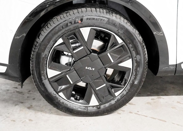 Vehicle image 14 Vehicle image 14