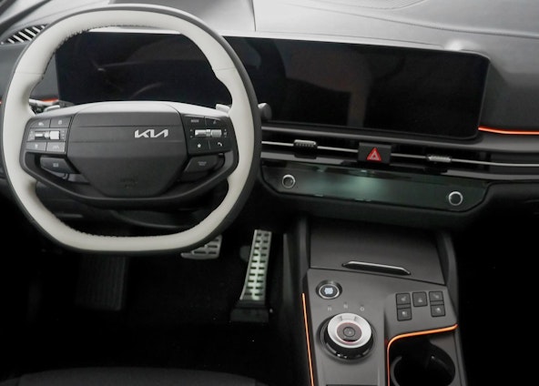 Vehicle image 4 Vehicle image 4