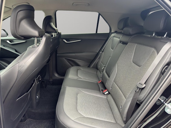 Vehicle image 9 Vehicle image 9