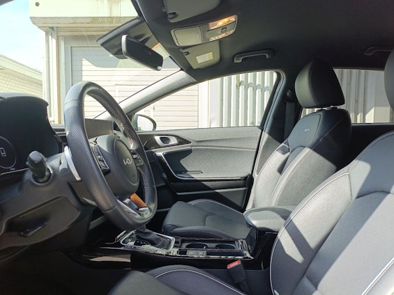 Vehicle image 4 Vehicle image 4