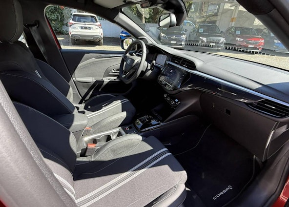 Vehicle image 9 Vehicle image 9