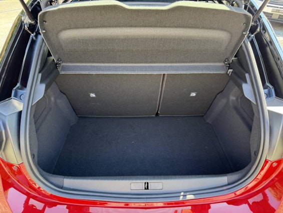 Vehicle image 13 Vehicle image 13