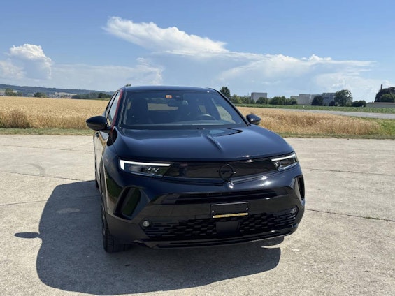 First vehicle image