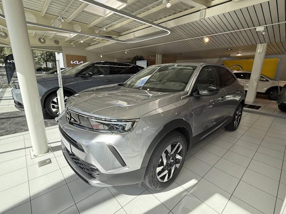 First vehicle image